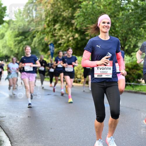 14.06.2026 - REWE Women's Run Dr. Thomas Lammeyer http://msf.ph/oto/9754134 14.06.2026 09:17:21 Laufen 10952, 10154, 57 meine-sportfotos.de
