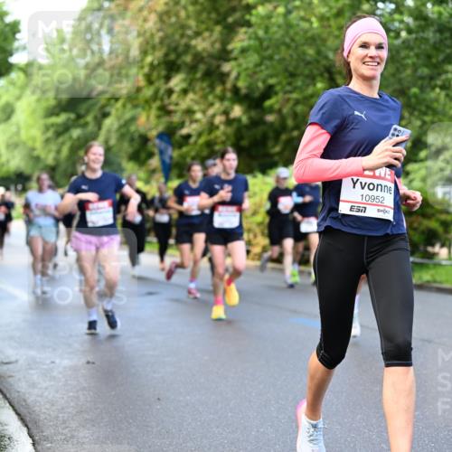 14.06.2026 - REWE Women's Run Dr. Thomas Lammeyer http://msf.ph/oto/9754136 14.06.2026 09:17:21 Laufen 10952, 0, 10154, 657 meine-sportfotos.de