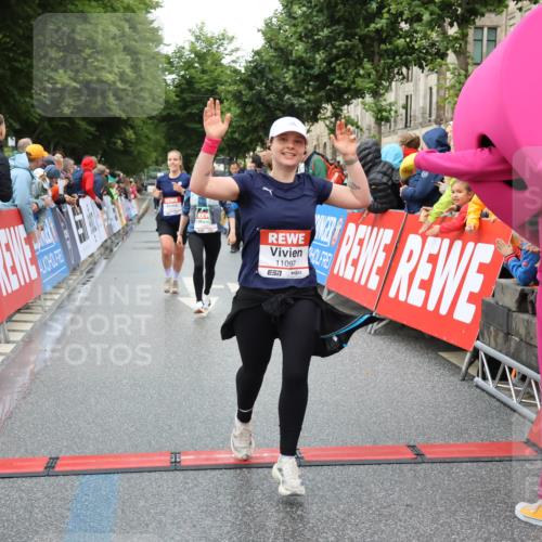 14.06.2026 - REWE Women's Run Strokosch-Dieckow http://msf.ph/oto/9754140 14.06.2026 09:48:26 Ziel 10573, 10755, 10827, 10843, 10935, 11097 meine-sportfotos.de