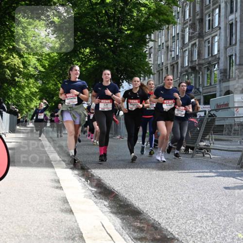 14.06.2026 - REWE Women's Run J. Mangold http://msf.ph/oto/9754151 14.06.2026 10:12:41 Ziel 10125, 10145, 10146, 10147, 10148, 10362, 10408, 10537, 10571, 10587, 11348, 11420 meine-sportfotos.de