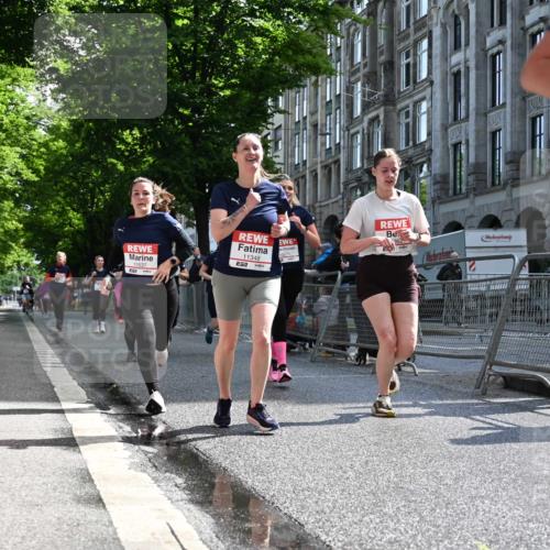 14.06.2026 - REWE Women's Run J. Mangold http://msf.ph/oto/9754175 14.06.2026 10:12:45 Ziel 10125, 10145, 10146, 10147, 10148, 10283, 10362, 10408, 10537, 10571, 10695, 11348, 11420, 11437 meine-sportfotos.de