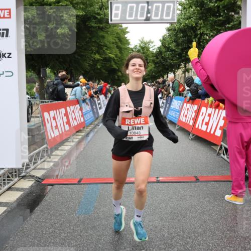 14.06.2026 - REWE Women's Run Strokosch-Dieckow http://msf.ph/oto/9754178 14.06.2026 09:48:24 Ziel 10573, 10755, 10827, 10843, 10935, 11097 meine-sportfotos.de