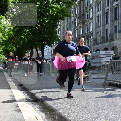 14.06.2026 - REWE Women's Run J. Mangold http://msf.ph/oto/9754196 14.06.2026 10:12:47 Ziel 10125, 10145, 10146, 10147, 10148, 10283, 10362, 10408, 10502, 10537, 10571, 10695, 11113, 11143, 11340, 11348, 11420, 11437 meine-sportfotos.de