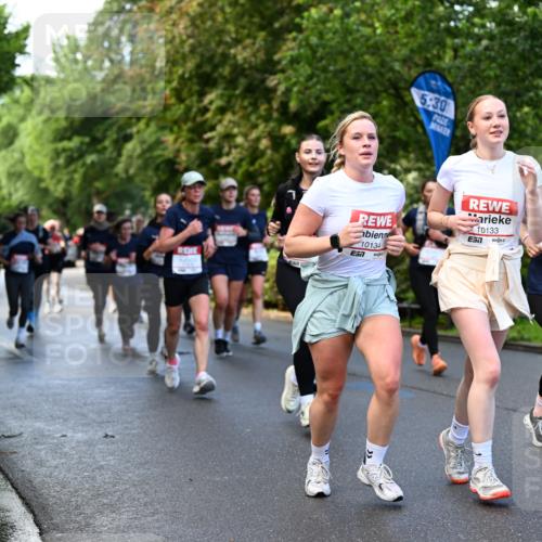 14.06.2026 - REWE Women's Run Dr. Thomas Lammeyer http://msf.ph/oto/9754206 14.06.2026 09:17:25 Laufen 5, 30, 10134, 57, 10133, 7, 11407, 7 meine-sportfotos.de