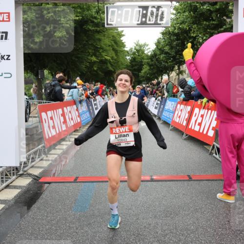 14.06.2026 - REWE Women's Run Strokosch-Dieckow http://msf.ph/oto/9754207 14.06.2026 09:48:24 Ziel 10573, 10755, 10827, 10843, 10935, 11097 meine-sportfotos.de