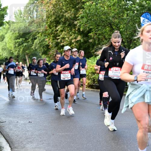 14.06.2026 - REWE Women's Run Dr. Thomas Lammeyer http://msf.ph/oto/9754215 14.06.2026 09:17:26 Laufen 3011, 11518, 10265, 10, 5, 2 meine-sportfotos.de