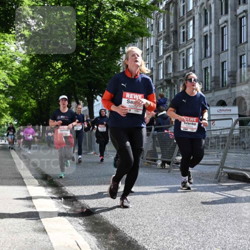 14.06.2026 - REWE Women's Run J. Mangold http://msf.ph/oto/9754219 14.06.2026 10:12:52 Ziel 10186, 10283, 10297, 10502, 10695, 11113, 11143, 11166, 11340, 11437 meine-sportfotos.de
