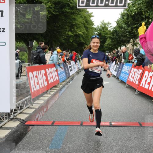 14.06.2026 - REWE Women's Run Strokosch-Dieckow http://msf.ph/oto/9754247 14.06.2026 09:48:22 Ziel 10573, 10843, 10935, 11097 meine-sportfotos.de