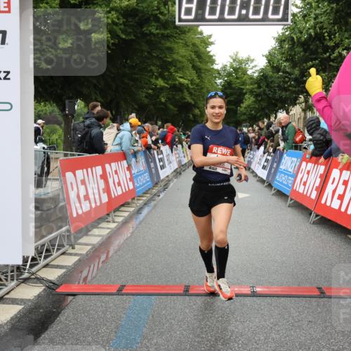 14.06.2026 - REWE Women's Run Strokosch-Dieckow http://msf.ph/oto/9754259 14.06.2026 09:48:22 Ziel 10573, 10843, 10935, 11097 meine-sportfotos.de