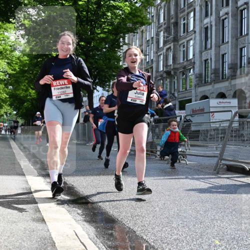 14.06.2026 - REWE Women's Run J. Mangold http://msf.ph/oto/9754269 14.06.2026 10:13:02 Ziel 10366, 10507, 10887, 10948, 11257, 11282, 11362, 11458 meine-sportfotos.de