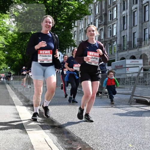 14.06.2026 - REWE Women's Run J. Mangold http://msf.ph/oto/9754271 14.06.2026 10:13:02 Ziel 10366, 10507, 10887, 10948, 11257, 11282, 11362, 11458 meine-sportfotos.de