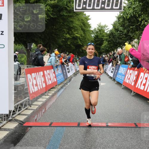 14.06.2026 - REWE Women's Run Strokosch-Dieckow http://msf.ph/oto/9754274 14.06.2026 09:48:22 Ziel 10573, 10843, 10935, 11097 meine-sportfotos.de