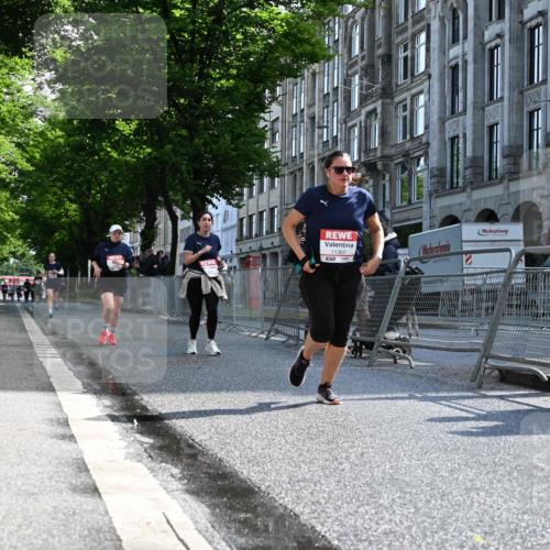 14.06.2026 - REWE Women's Run J. Mangold http://msf.ph/oto/9754296 14.06.2026 10:13:06 Ziel 10688, 10887, 10909, 10948, 11257, 11282, 11362 meine-sportfotos.de