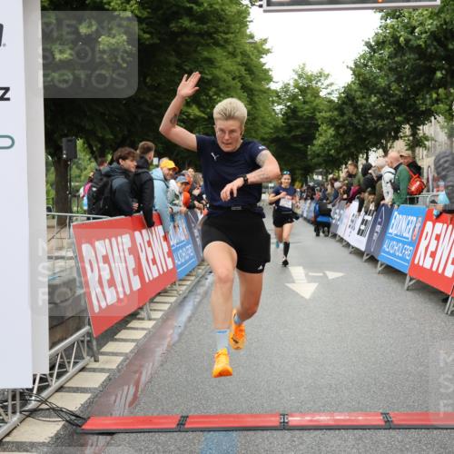 14.06.2026 - REWE Women's Run Strokosch-Dieckow http://msf.ph/oto/9754298 14.06.2026 09:48:20 Ziel 10273, 10573, 10843, 10935 meine-sportfotos.de