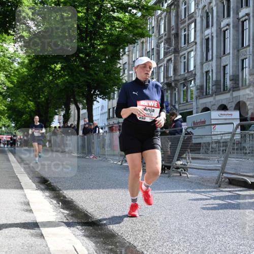 14.06.2026 - REWE Women's Run J. Mangold http://msf.ph/oto/9754322 14.06.2026 10:13:09 Ziel 10688, 10909, 11362, 11457 meine-sportfotos.de