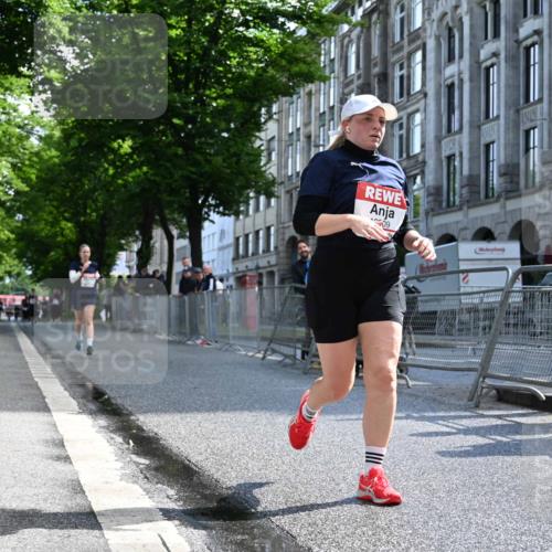 14.06.2026 - REWE Women's Run J. Mangold http://msf.ph/oto/9754324 14.06.2026 10:13:09 Ziel 10688, 10909, 11362, 11457 meine-sportfotos.de