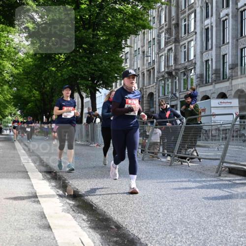 14.06.2026 - REWE Women's Run J. Mangold http://msf.ph/oto/9754337 14.06.2026 10:13:27 Ziel 10625, 10668, 11149 meine-sportfotos.de