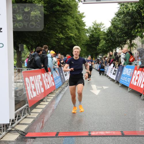 14.06.2026 - REWE Women's Run Strokosch-Dieckow http://msf.ph/oto/9754380 14.06.2026 09:48:19 Ziel 10273, 10573, 10935 meine-sportfotos.de