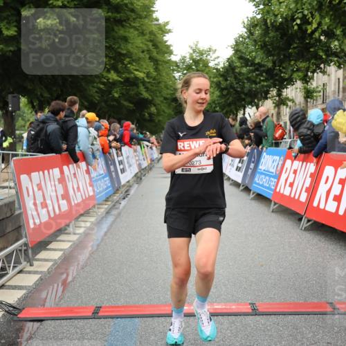 14.06.2026 - REWE Women's Run Strokosch-Dieckow http://msf.ph/oto/9754393 14.06.2026 09:48:13 Ziel 10273, 10489, 10752 meine-sportfotos.de