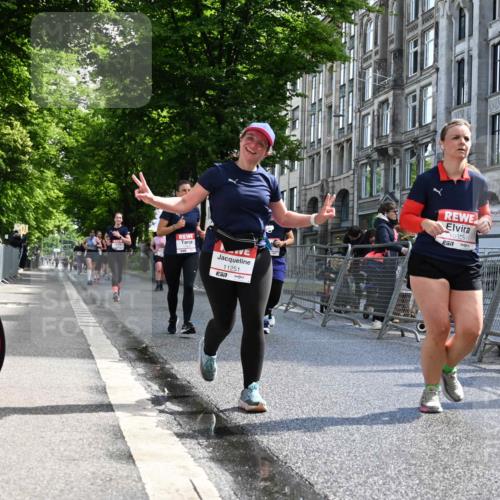 14.06.2026 - REWE Women's Run J. Mangold http://msf.ph/oto/9754402 14.06.2026 10:13:38 Ziel 10384, 10555, 10596, 11251, 11445 meine-sportfotos.de