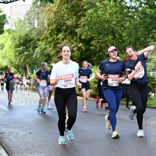 14.06.2026 - REWE Women's Run Dr. Thomas Lammeyer http://msf.ph/oto/9754407 14.06.2026 09:17:39 Laufen 10496, 7, 11210, 57, 10835 meine-sportfotos.de