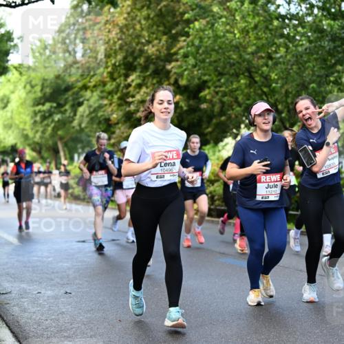 14.06.2026 - REWE Women's Run Dr. Thomas Lammeyer http://msf.ph/oto/9754409 14.06.2026 09:17:39 Laufen 10496, 11210, 7, 10835, 7 meine-sportfotos.de