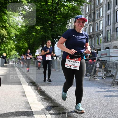 14.06.2026 - REWE Women's Run J. Mangold http://msf.ph/oto/9754411 14.06.2026 10:13:38 Ziel 10384, 10555, 10596, 11251, 11445 meine-sportfotos.de