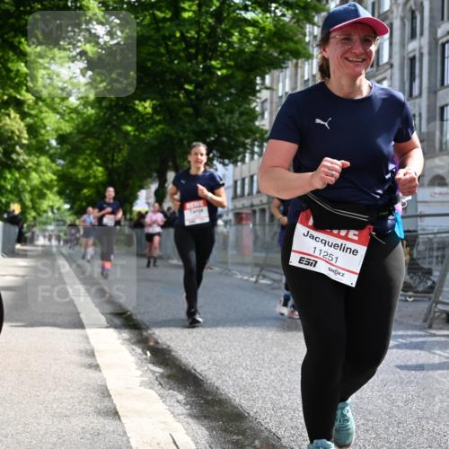 14.06.2026 - REWE Women's Run J. Mangold http://msf.ph/oto/9754417 14.06.2026 10:13:39 Ziel 10241, 10384, 10555, 10596, 11251, 11445 meine-sportfotos.de
