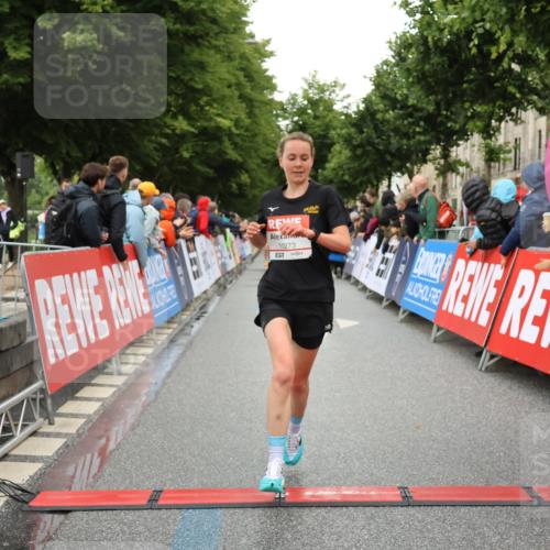 14.06.2026 - REWE Women's Run Strokosch-Dieckow http://msf.ph/oto/9754439 14.06.2026 09:48:13 Ziel 10273, 10489, 10752 meine-sportfotos.de