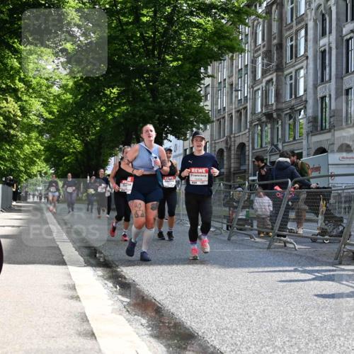 14.06.2026 - REWE Women's Run J. Mangold http://msf.ph/oto/9754476 14.06.2026 10:13:47 Ziel 10040, 10241, 10321, 10458, 10498, 10536, 10711, 11497 meine-sportfotos.de