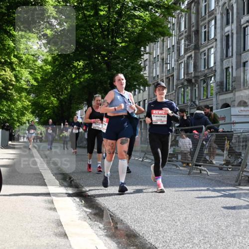 14.06.2026 - REWE Women's Run J. Mangold http://msf.ph/oto/9754481 14.06.2026 10:13:47 Ziel 10040, 10241, 10321, 10458, 10498, 10536, 10711, 11497 meine-sportfotos.de