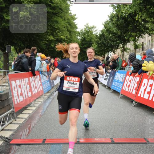 14.06.2026 - REWE Women's Run Strokosch-Dieckow http://msf.ph/oto/9754492 14.06.2026 09:48:10 Ziel 10273, 10274, 10489, 10752 meine-sportfotos.de
