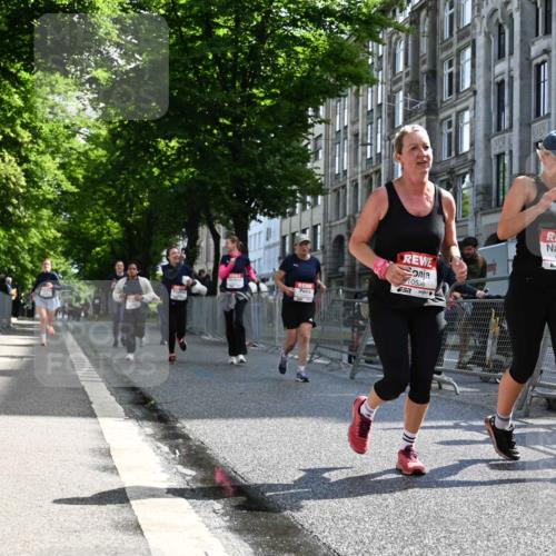 14.06.2026 - REWE Women's Run J. Mangold http://msf.ph/oto/9754508 14.06.2026 10:13:50 Ziel 10040, 10321, 10336, 10452, 10458, 10498, 10536, 10711, 11425, 11497 meine-sportfotos.de