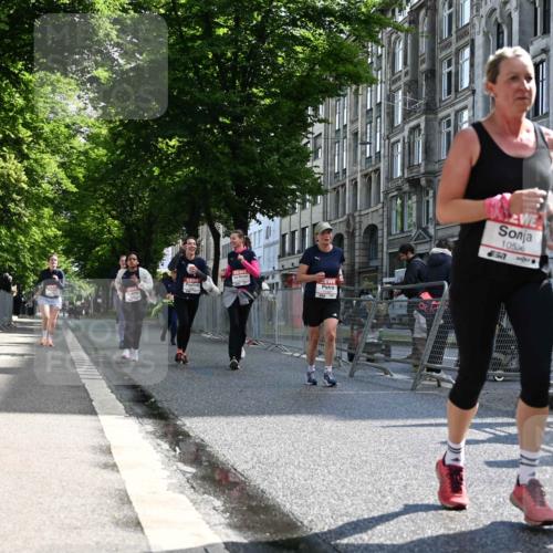 14.06.2026 - REWE Women's Run J. Mangold http://msf.ph/oto/9754512 14.06.2026 10:13:50 Ziel 10040, 10321, 10336, 10452, 10458, 10498, 10536, 10711, 11425, 11497 meine-sportfotos.de