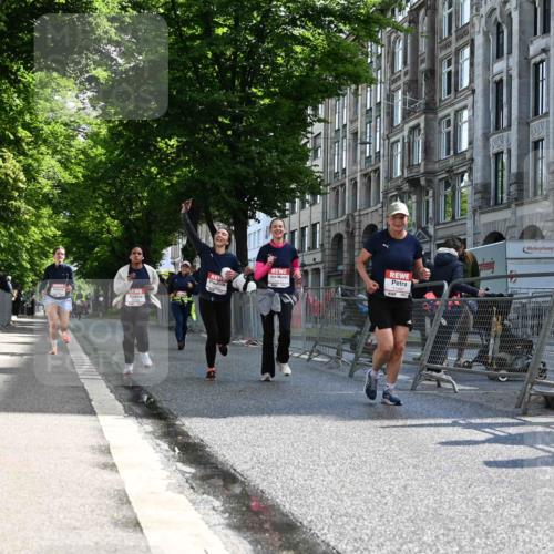 14.06.2026 - REWE Women's Run J. Mangold http://msf.ph/oto/9754524 14.06.2026 10:13:51 Ziel 10321, 10336, 10452, 10458, 10498, 10536, 10711, 11295, 11425, 11497 meine-sportfotos.de