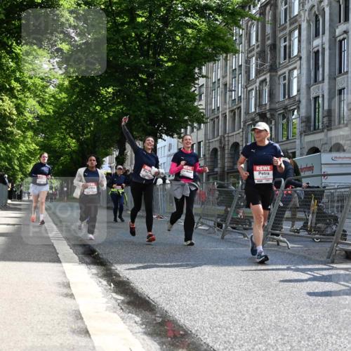 14.06.2026 - REWE Women's Run J. Mangold http://msf.ph/oto/9754526 14.06.2026 10:13:51 Ziel 10321, 10336, 10452, 10458, 10498, 10536, 10711, 11295, 11425, 11497 meine-sportfotos.de
