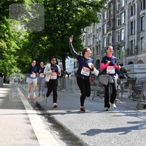 14.06.2026 - REWE Women's Run J. Mangold http://msf.ph/oto/9754540 14.06.2026 10:13:53 Ziel 10321, 10336, 10452, 10458, 10536, 10696, 10711, 11295, 11425, 11497 meine-sportfotos.de