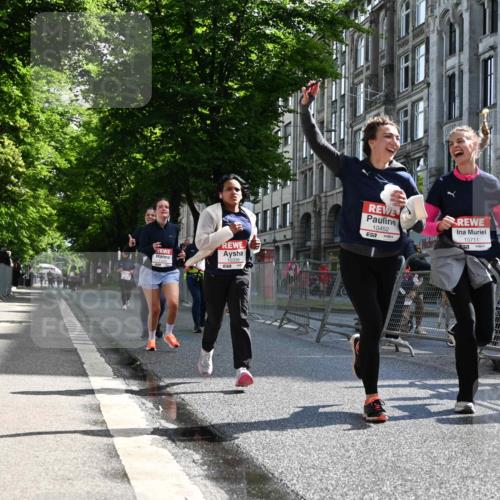 14.06.2026 - REWE Women's Run J. Mangold http://msf.ph/oto/9754547 14.06.2026 10:13:53 Ziel 10321, 10336, 10452, 10458, 10536, 10696, 10711, 11295, 11425, 11497 meine-sportfotos.de