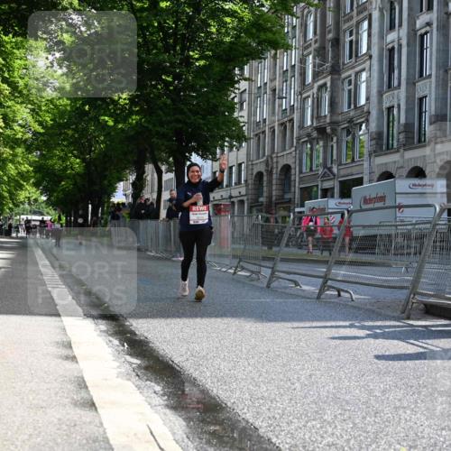 14.06.2026 - REWE Women's Run J. Mangold http://msf.ph/oto/9754588 14.06.2026 10:14:00 Ziel 10175, 10696, 11295 meine-sportfotos.de