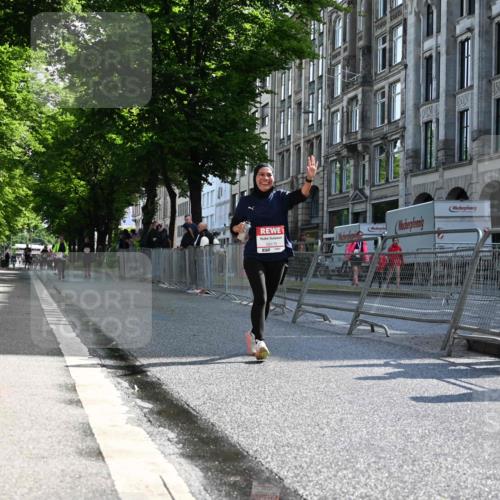 14.06.2026 - REWE Women's Run J. Mangold http://msf.ph/oto/9754598 14.06.2026 10:14:01 Ziel 10175, 10696, 11295 meine-sportfotos.de