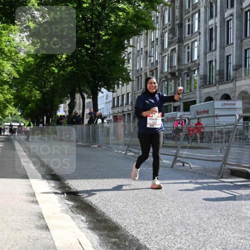 14.06.2026 - REWE Women's Run J. Mangold http://msf.ph/oto/9754603 14.06.2026 10:14:01 Ziel 10175, 10696, 11295 meine-sportfotos.de
