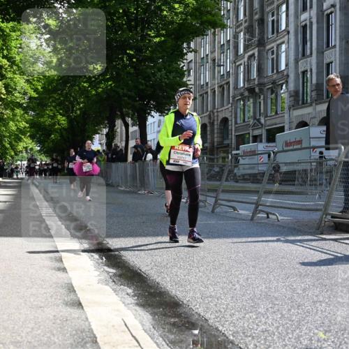 14.06.2026 - REWE Women's Run J. Mangold http://msf.ph/oto/9754625 14.06.2026 10:14:13 Ziel 10717, 11125 meine-sportfotos.de