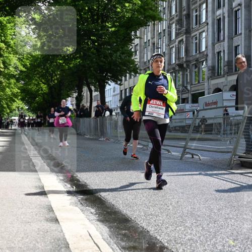 14.06.2026 - REWE Women's Run J. Mangold http://msf.ph/oto/9754630 14.06.2026 10:14:14 Ziel 10716, 10717, 11125 meine-sportfotos.de