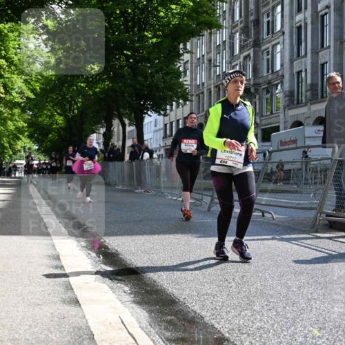 14.06.2026 - REWE Women's Run J. Mangold http://msf.ph/oto/9754633 14.06.2026 10:14:14 Ziel 10716, 10717, 11125 meine-sportfotos.de