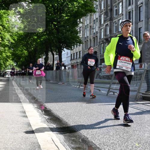 14.06.2026 - REWE Women's Run J. Mangold http://msf.ph/oto/9754637 14.06.2026 10:14:14 Ziel 10716, 10717, 11125 meine-sportfotos.de