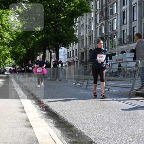 14.06.2026 - REWE Women's Run J. Mangold http://msf.ph/oto/9754647 14.06.2026 10:14:15 Ziel 10716, 10717, 11125 meine-sportfotos.de