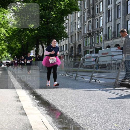 14.06.2026 - REWE Women's Run J. Mangold http://msf.ph/oto/9754652 14.06.2026 10:14:17 Ziel 10716, 10717, 11125 meine-sportfotos.de