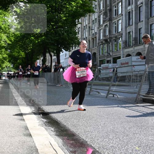 14.06.2026 - REWE Women's Run J. Mangold http://msf.ph/oto/9754661 14.06.2026 10:14:18 Ziel 10716, 10717, 11125 meine-sportfotos.de