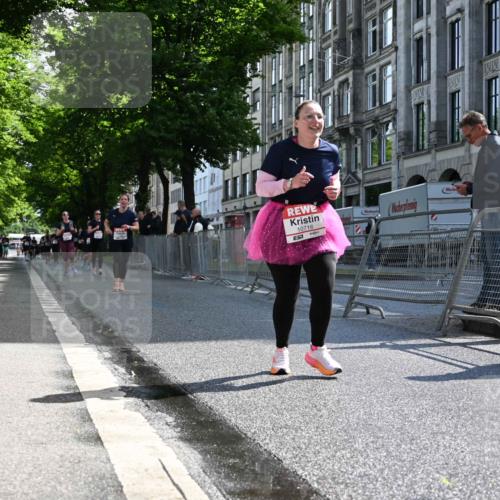 14.06.2026 - REWE Women's Run J. Mangold http://msf.ph/oto/9754666 14.06.2026 10:14:19 Ziel 10716, 10717, 11125, 11359 meine-sportfotos.de