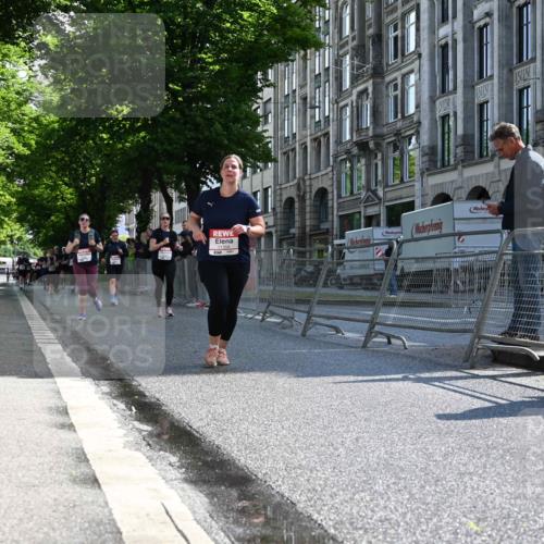 14.06.2026 - REWE Women's Run J. Mangold http://msf.ph/oto/9754675 14.06.2026 10:14:22 Ziel 10509, 10716, 11359, 11461 meine-sportfotos.de